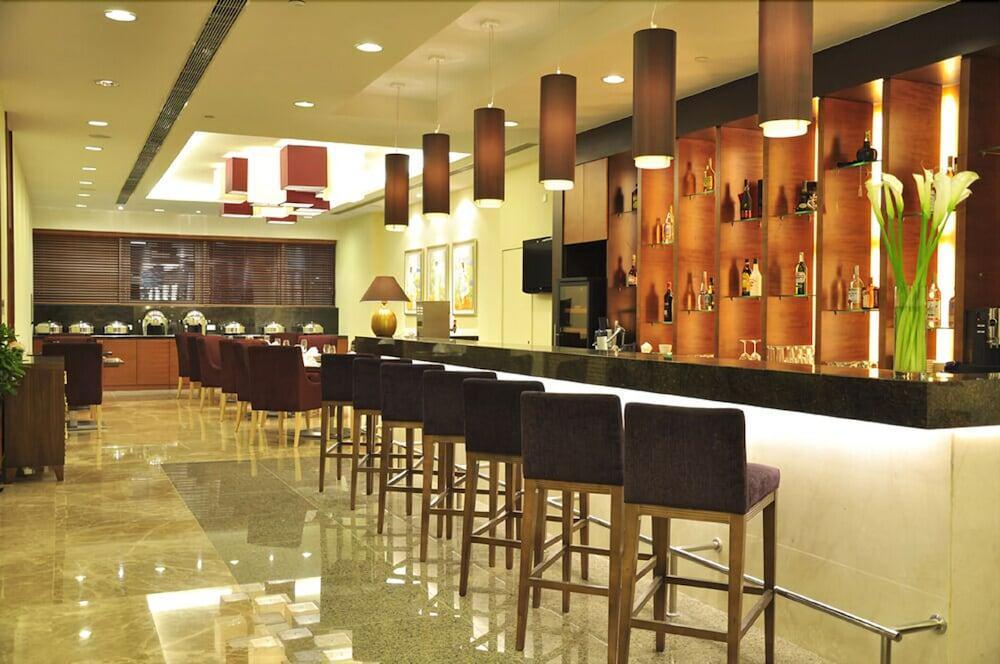 Oakwood Residence Shanghai Bagian luar foto