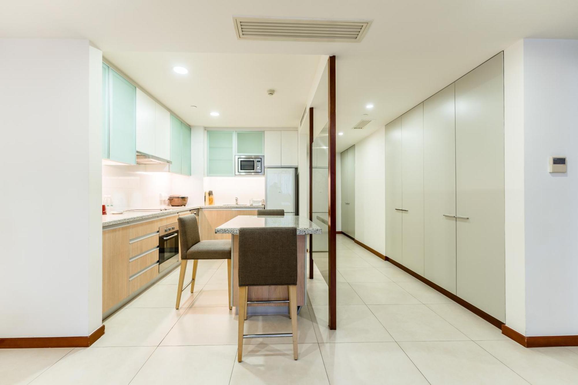 Oakwood Residence Shanghai Bagian luar foto
