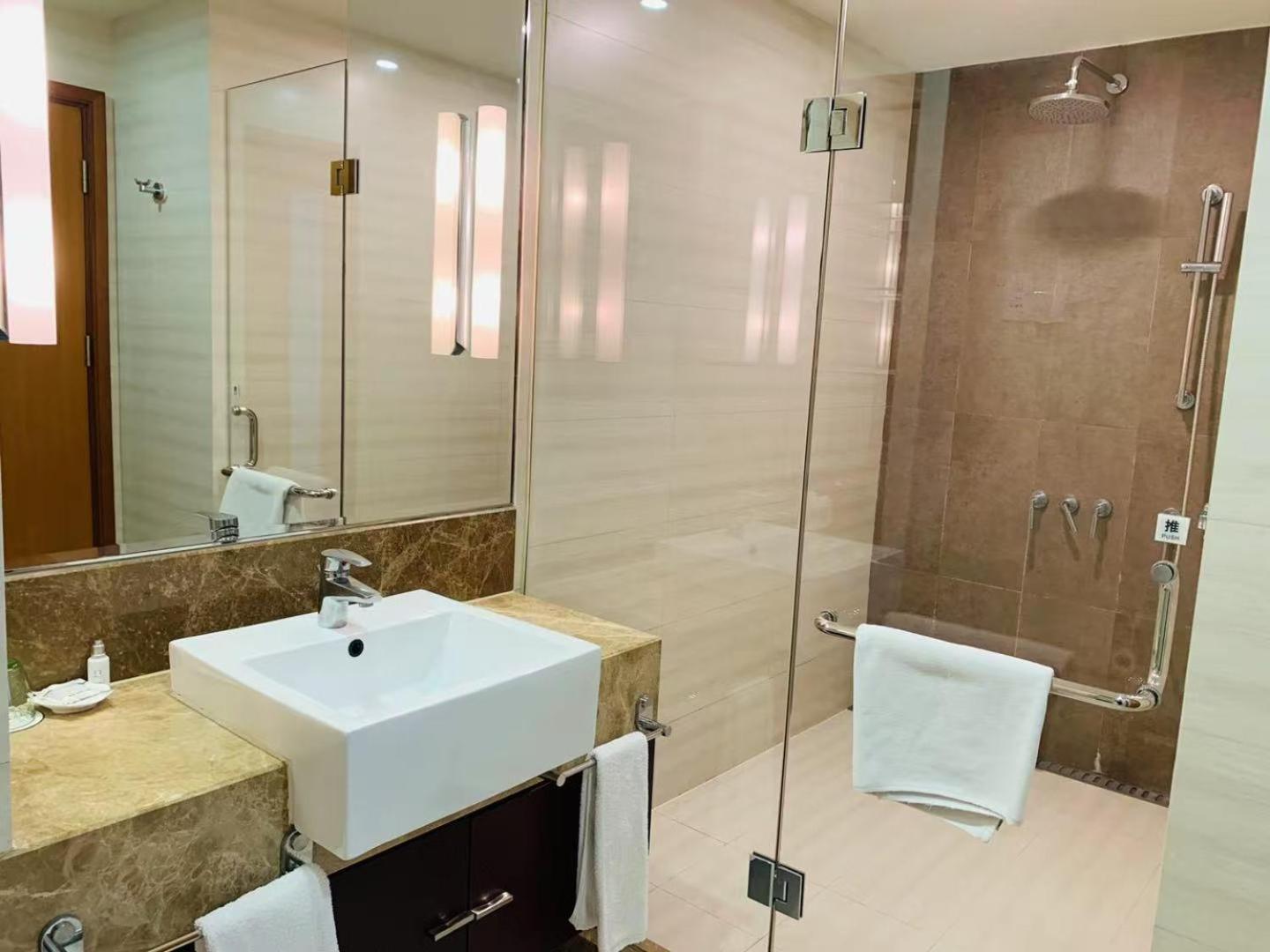 Oakwood Residence Shanghai Bagian luar foto