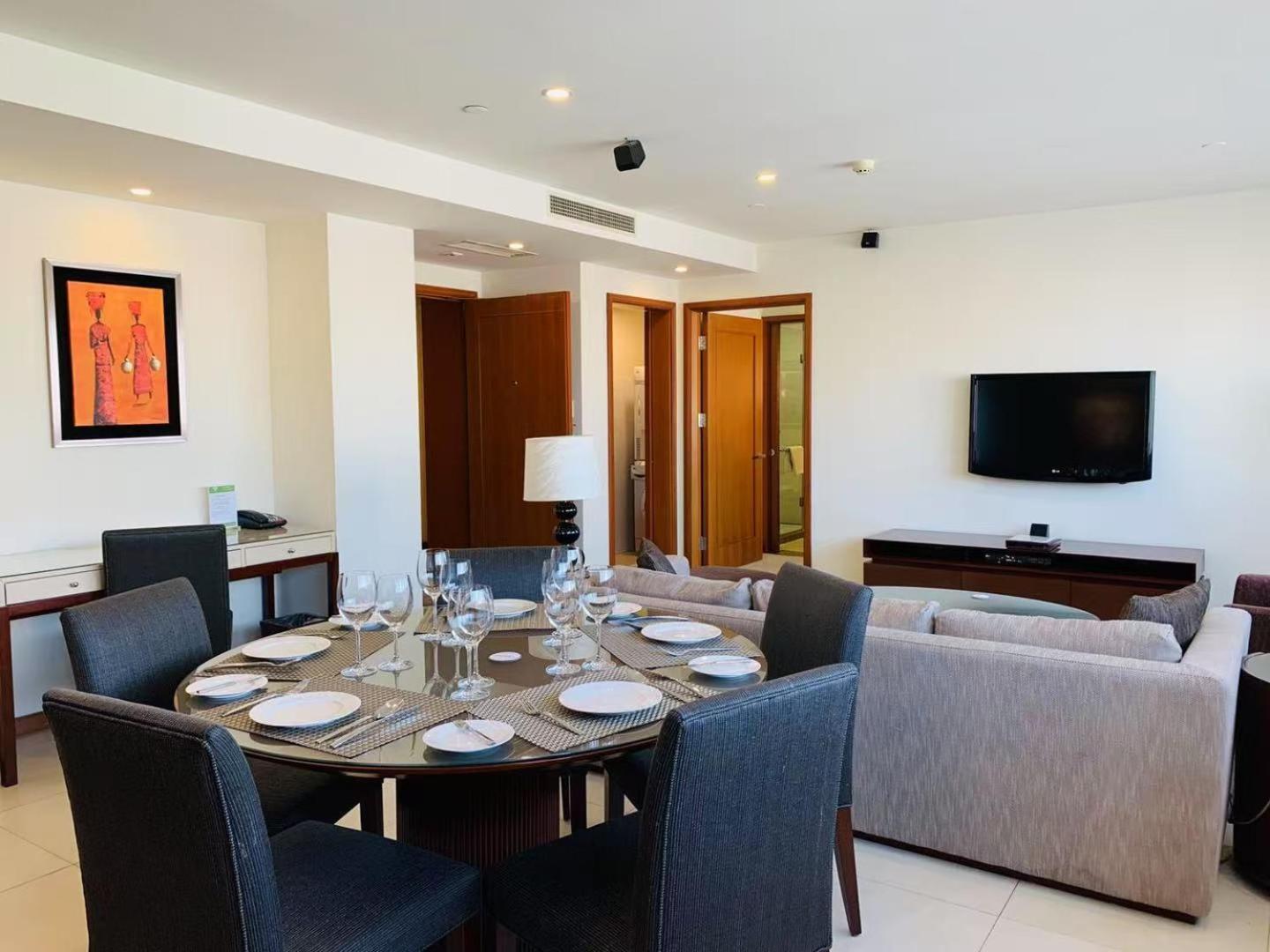 Oakwood Residence Shanghai Bagian luar foto