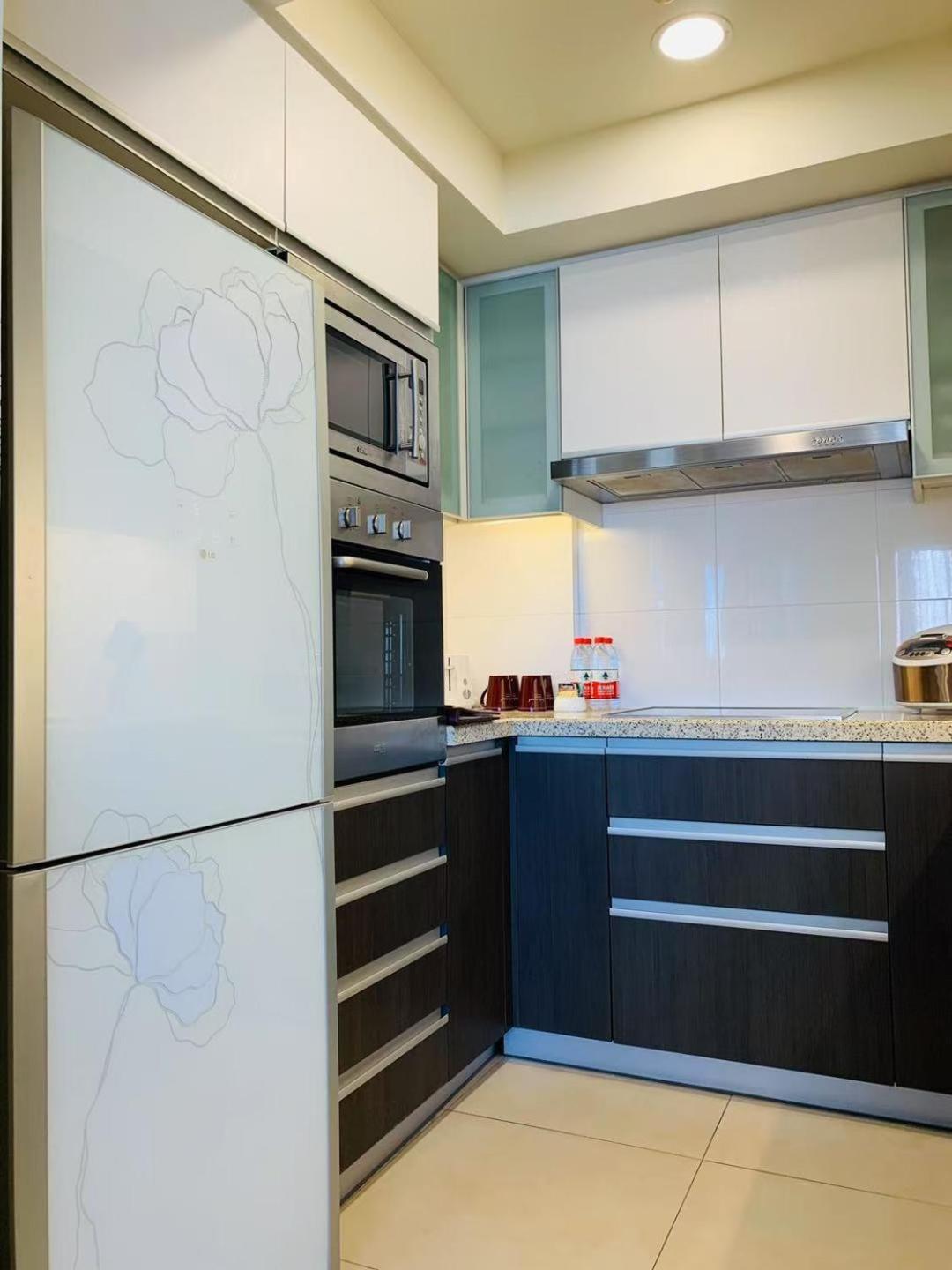 Oakwood Residence Shanghai Bagian luar foto