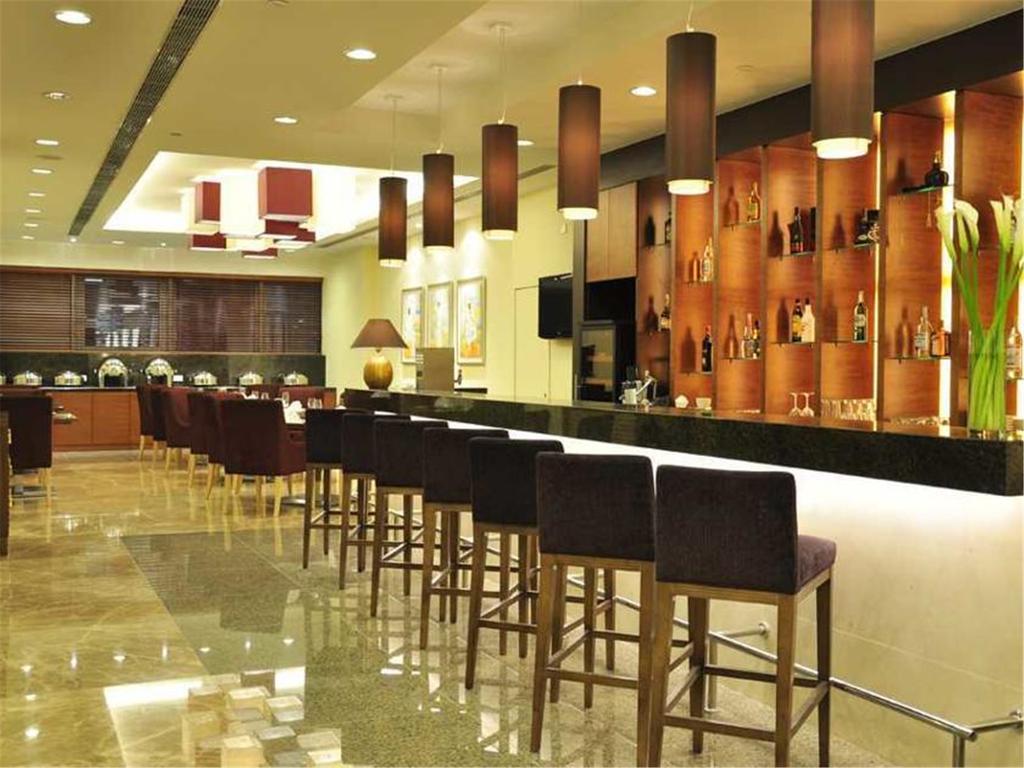 Oakwood Residence Shanghai Bagian luar foto